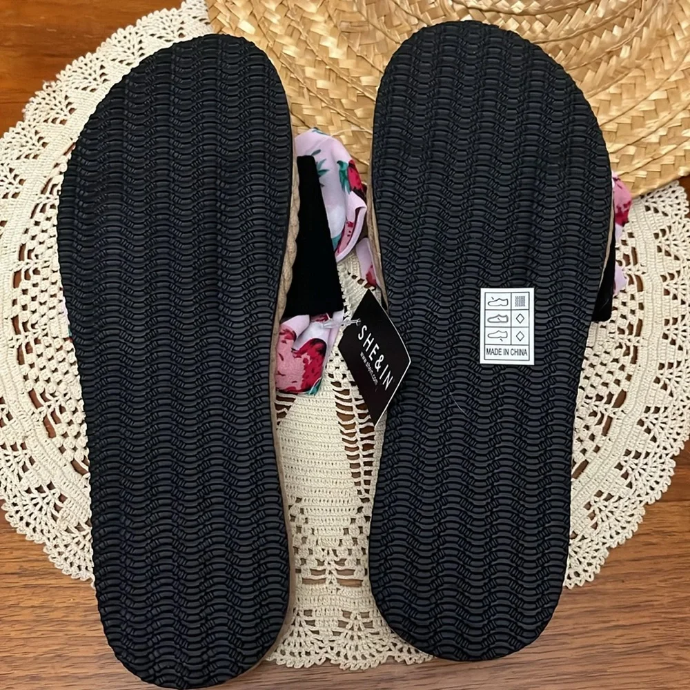 SHEIN Pink Strawberry‎ Bow Sandals